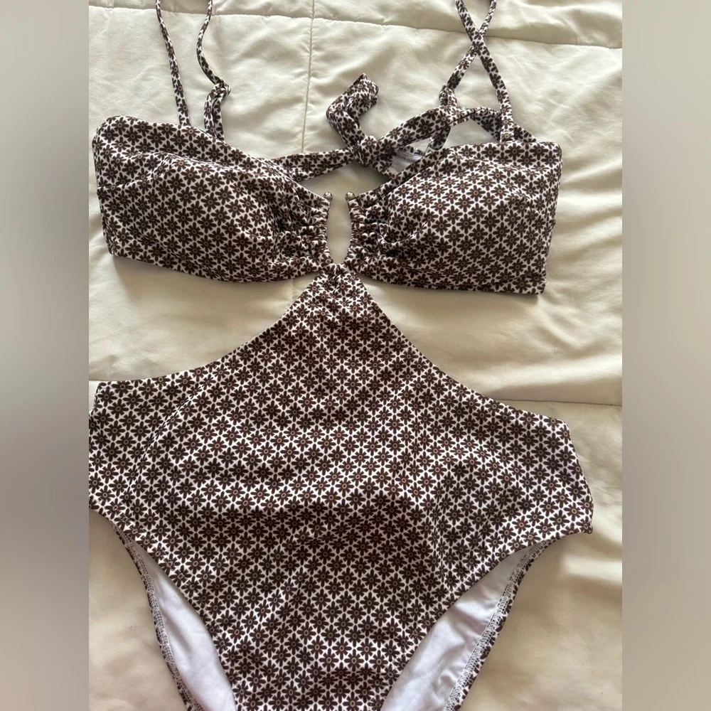 Cusphe Elegant Brown Patterned Women’s Swimsuit - Picture 7 of 10